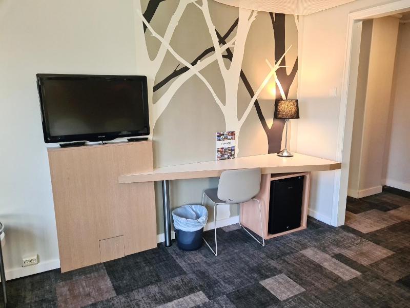 Standard Double Room image 4