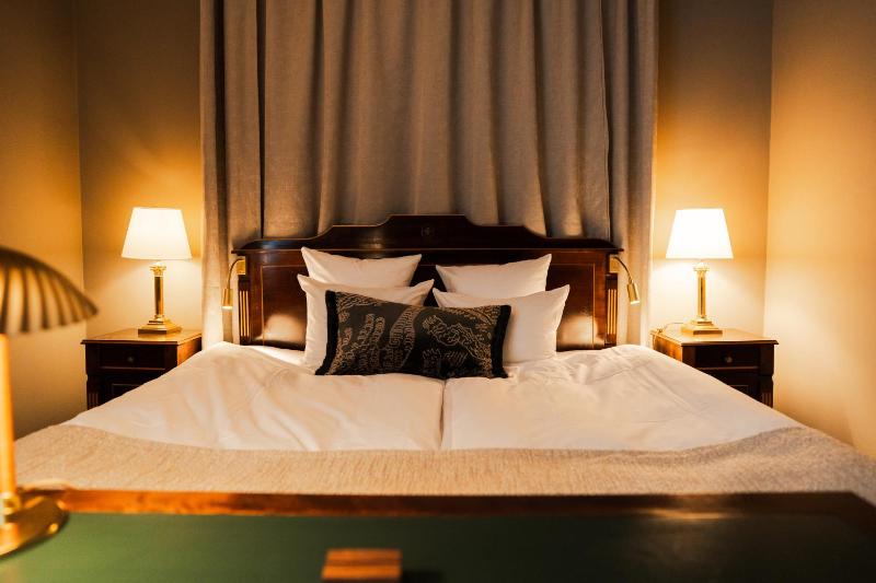 Royal Standard Deluxe Room image 1