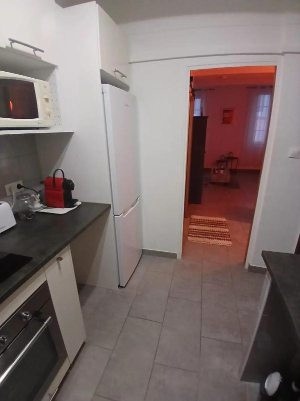 Studio accueillant à Toulon - Vue sur la ville - image 11