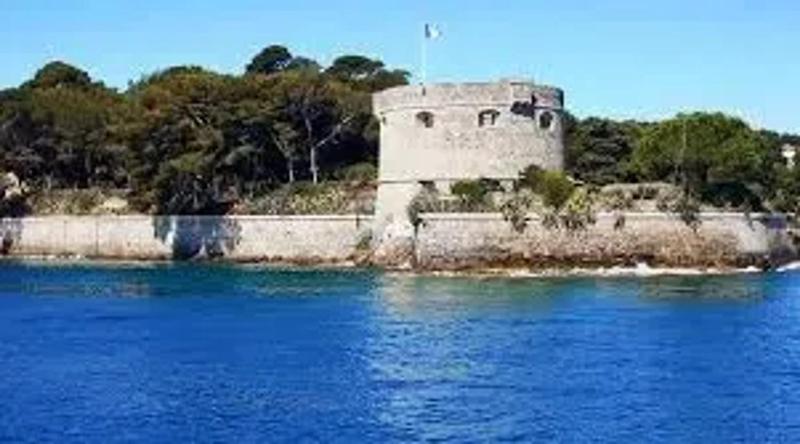 Studio accueillant à Toulon - Vue sur la ville - image 6