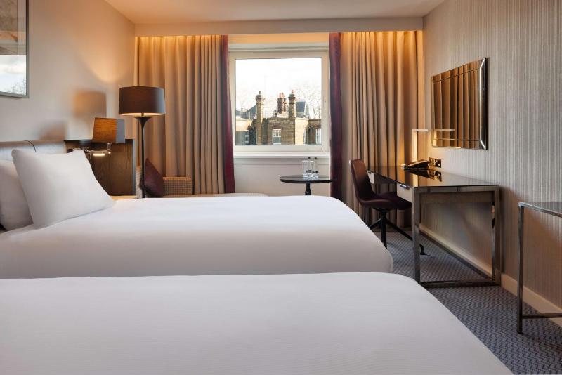 Superior Twin Room image 4