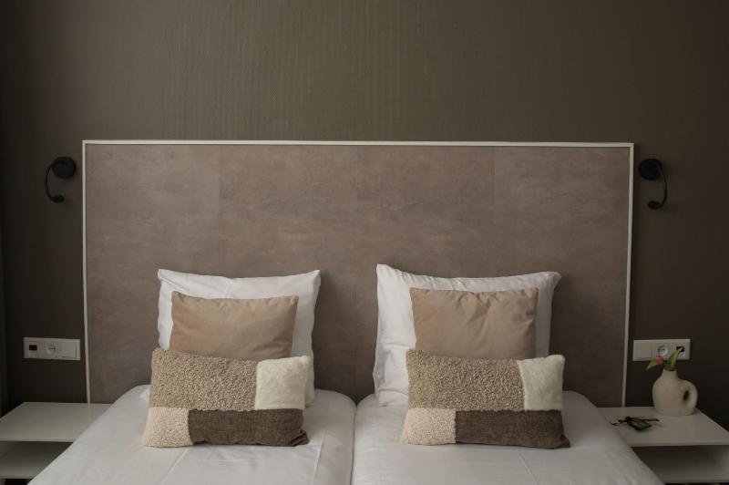 Double Room image 4
