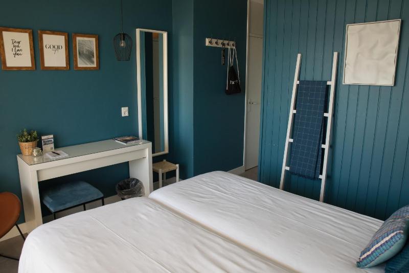 Double Room with Balcony Backside image 2