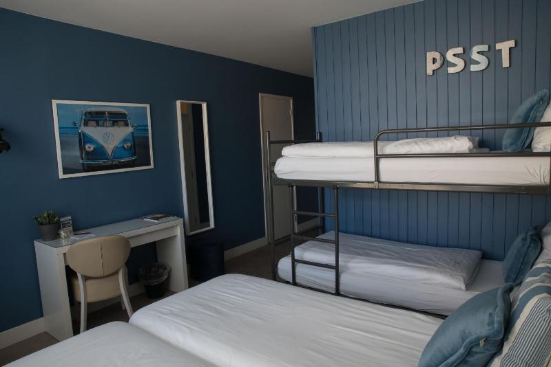 Quadruple Room image 4