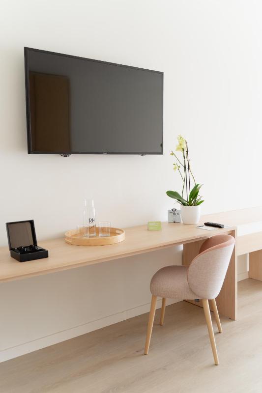 Double or Twin Room with Terrace image 4