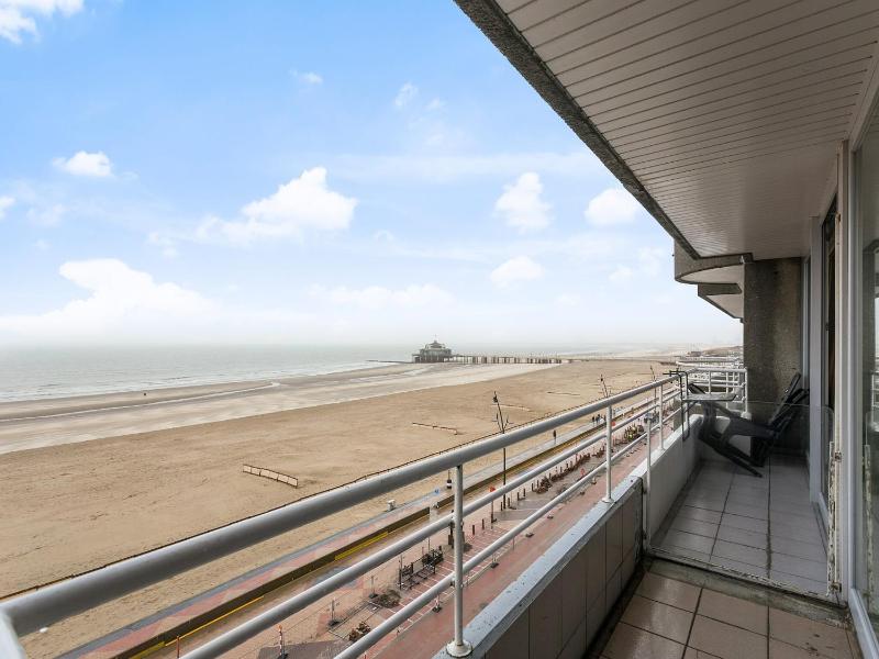 Apartment in Blankenberge with Sea Views - image 11