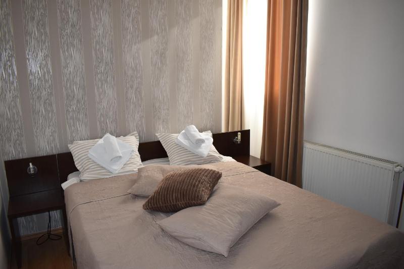 Double Room image 3