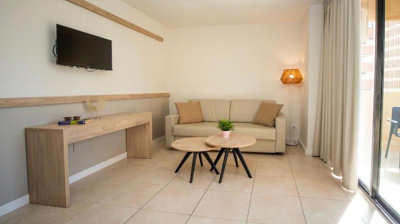 Apartment (1 Adult) image 1