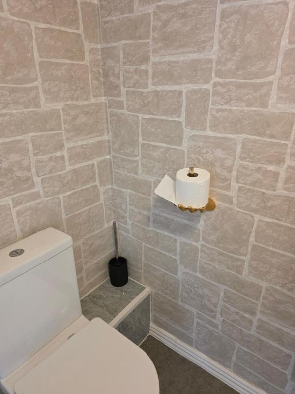 Bluebell Hotel - image 6