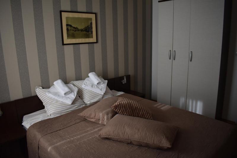 One-Bedroom Suite image 3