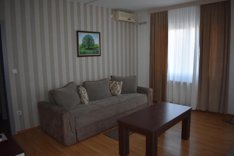 One-Bedroom Suite image 4