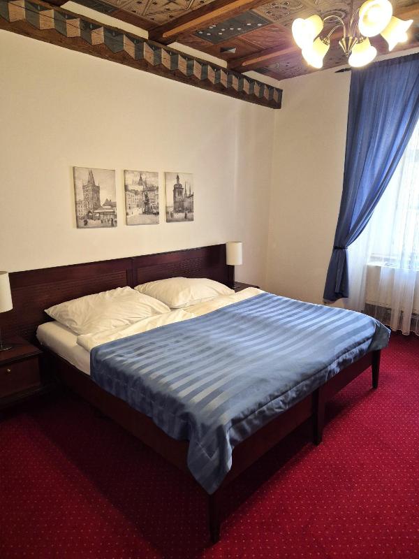 Standard Double Room image 4