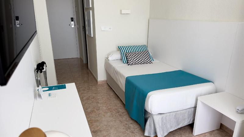 Single Room image 3