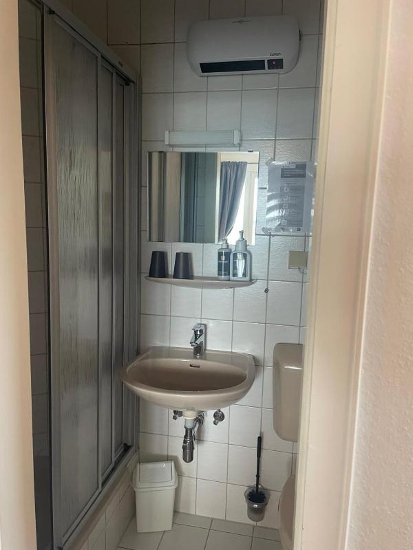 Double Room with Balcony image 3