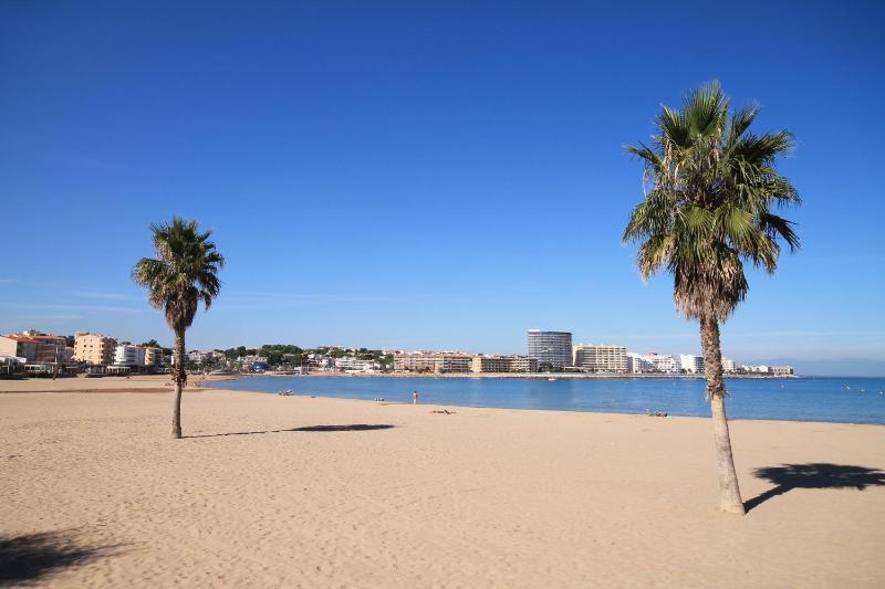 Apartamento Celeste frente al mar - image 13
