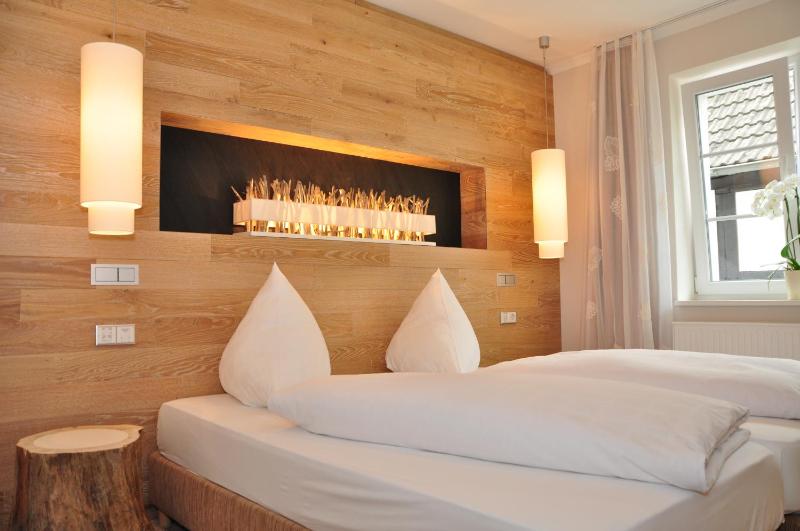 Premium Double Room image 3