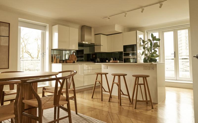 Four-Bedroom Penthouse Apartment image 4