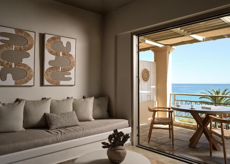 Superior Two-Bedroom Beachfront View Suite image 3