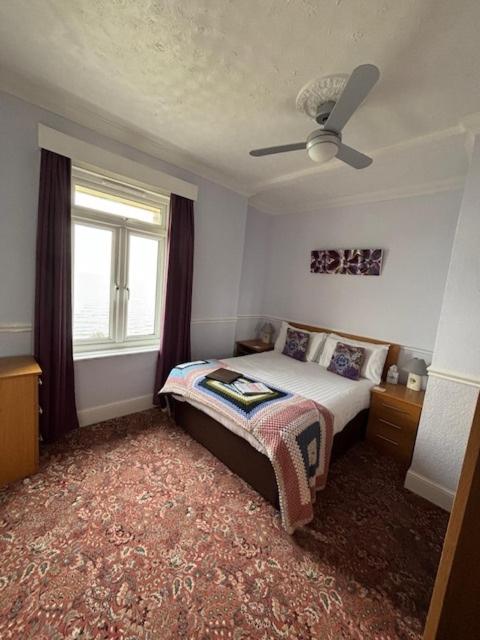 Small Double Room with Sea View  image 3