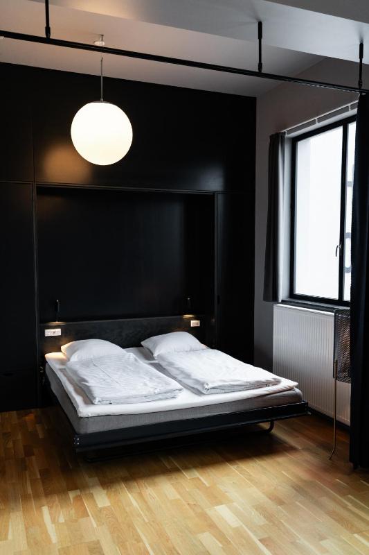 Standard Suite image 4