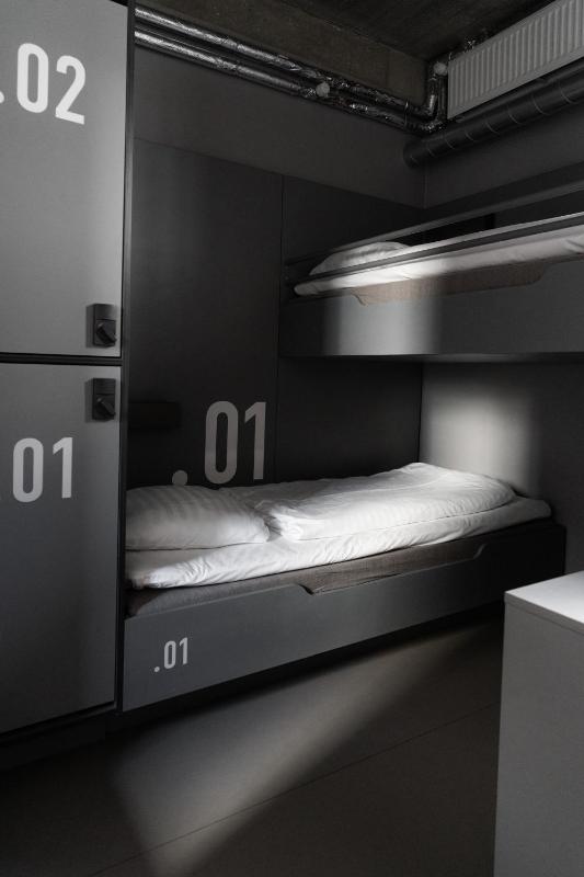 Twin Room with Shared Toilet image 1
