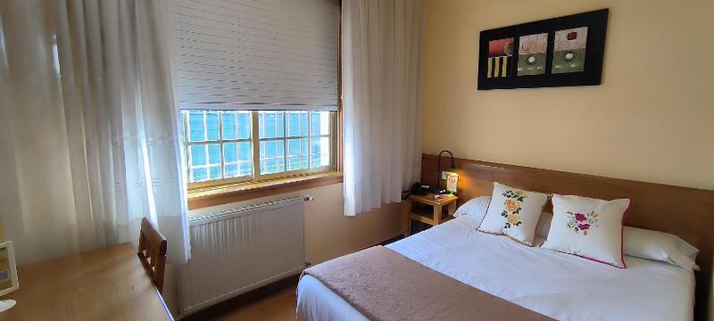 Budget Double Room image 4