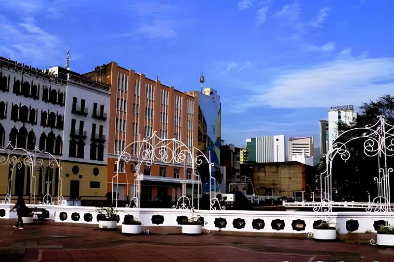 Cálido apartamento en el centro histórico de Cali. - image 25