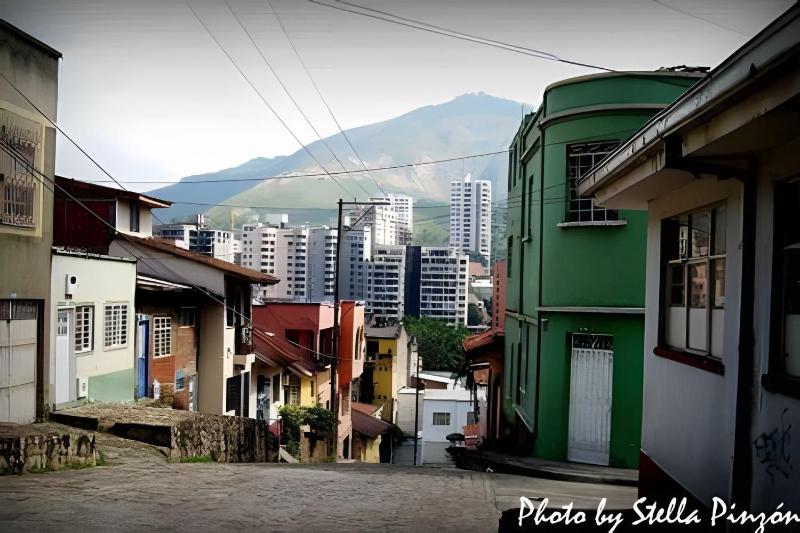Cálido apartamento en el centro histórico de Cali. - image 11