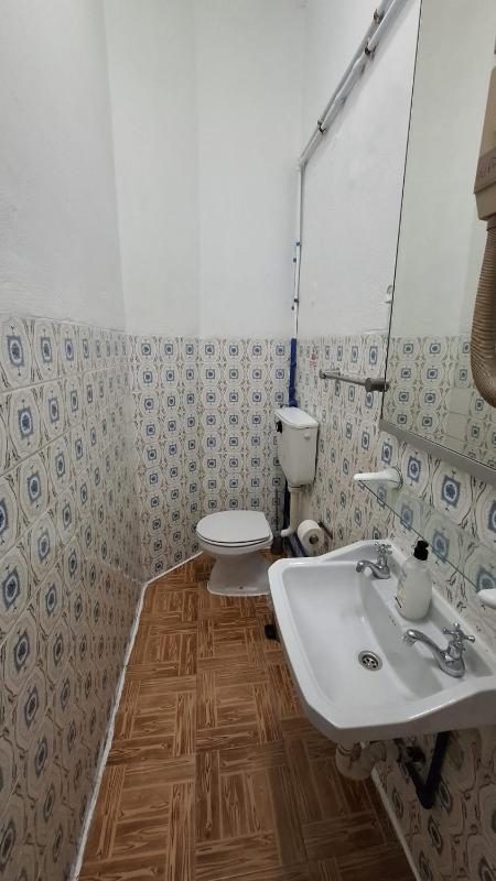 Single Room with Private Bathroom image 2