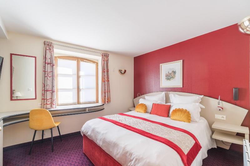 Standard Double Room image 4