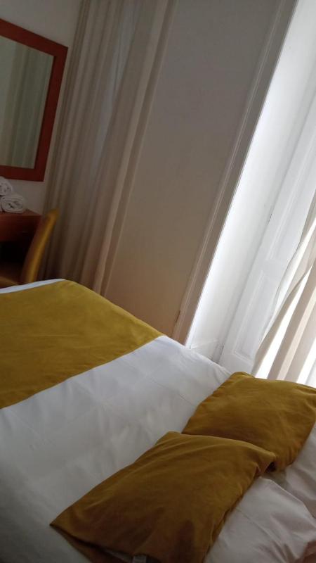 Double or Twin Room with Private Bathroom image 2