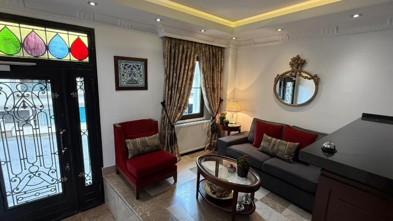 Four Doors Hotel - image 7