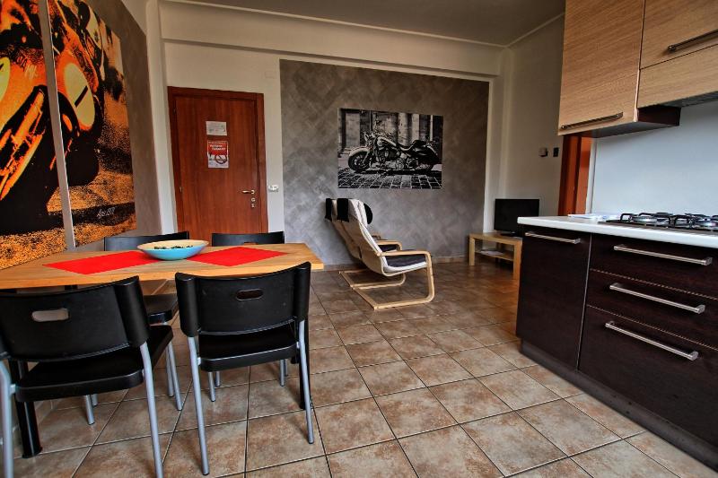 Large One-Bedroom Apartment image 4