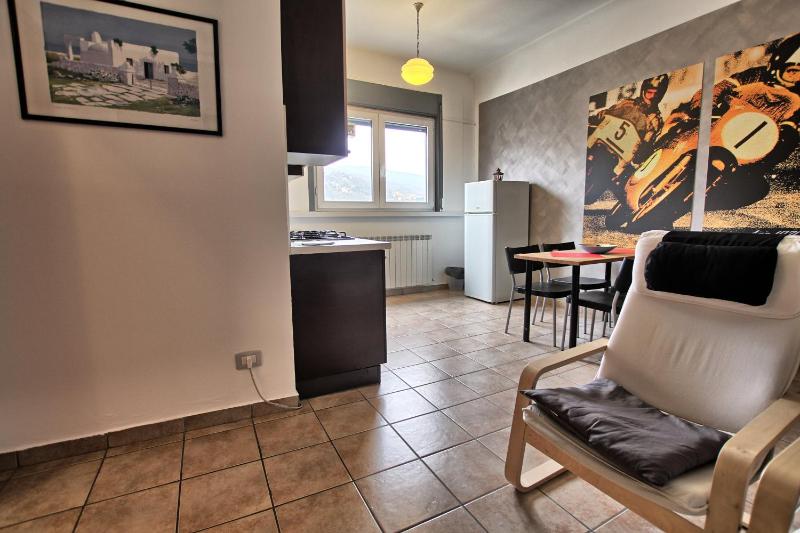 Large One-Bedroom Apartment image 3