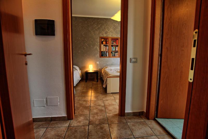 Large One-Bedroom Apartment image 2