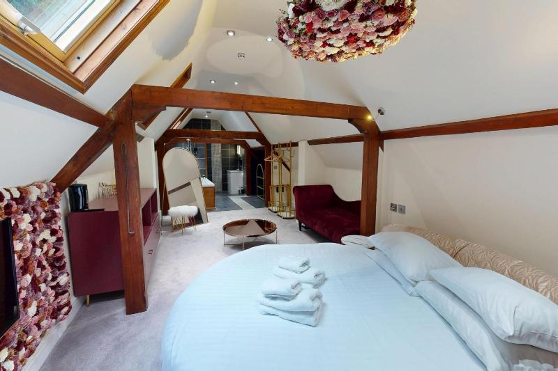 Superior Suite image 3
