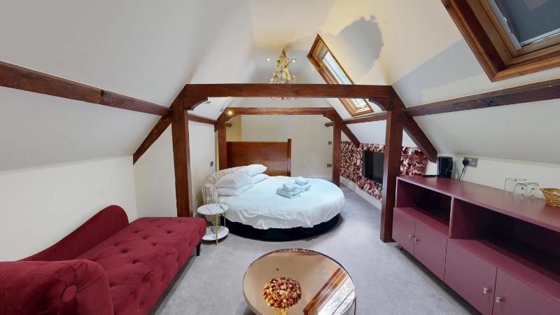 Superior Suite image 1