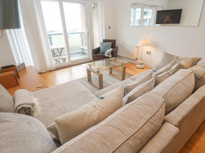 9 Headland Point - image 23