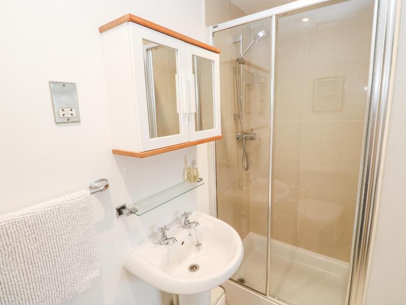 9 Headland Point - image 8
