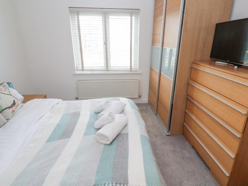 9 Headland Point - image 27