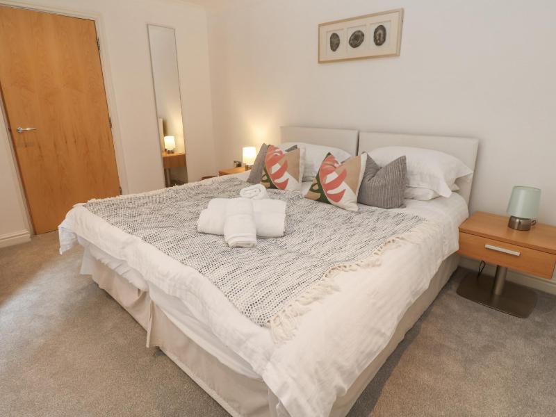 9 Headland Point - image 6
