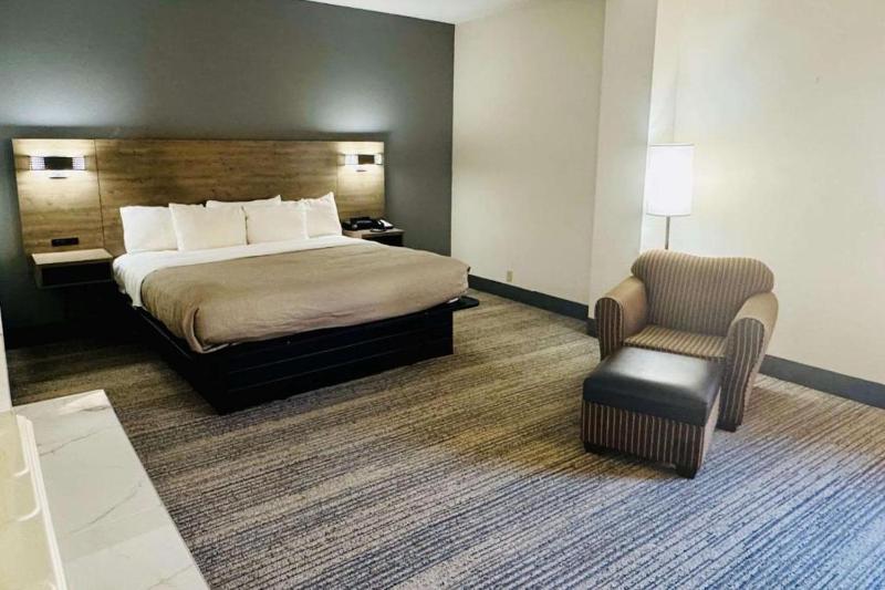 Standard King Room - Non Smoking image 4