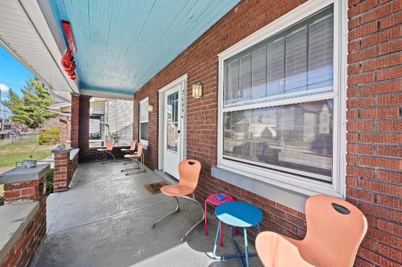 Rock & Roll Retreat in the Heart of Louisville - image 37