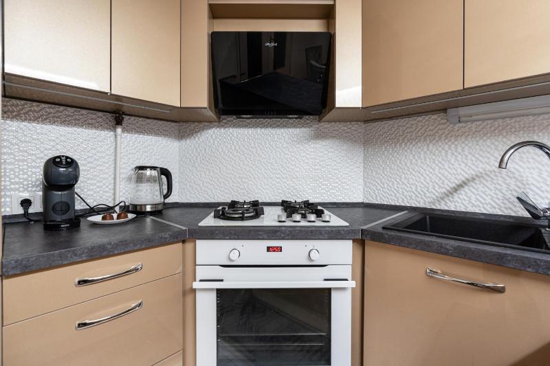Beautiful three bedrooms apartment with free parking close to the Danube Coast - image 15