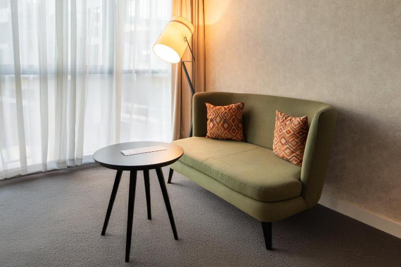 Premium King Room image 2