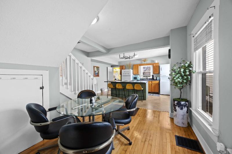 Cozy Downtown Stay w Private Backyard & Parking - image 38