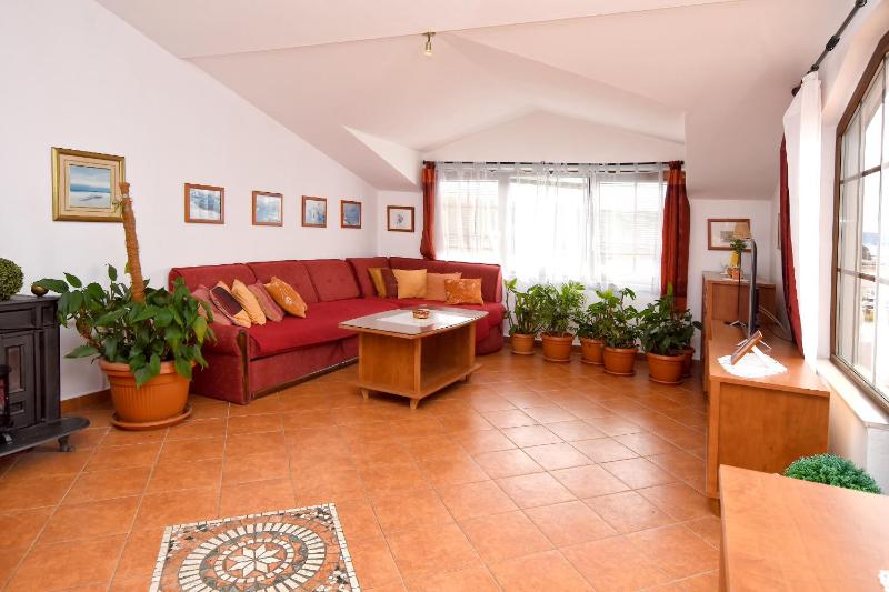 Apartment and Rooms Artina - image 5