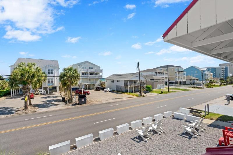 Pet Friendly Steps to the Beach Seahorse Ranch 3 - image 17