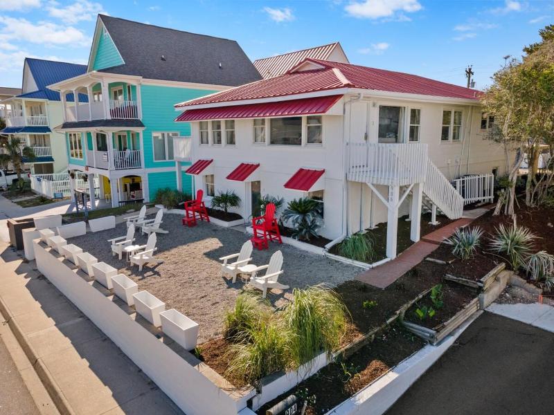 Pet Friendly Steps to the Beach Seahorse Ranch 3 - image 38