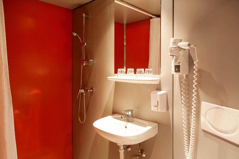 Double Room image 2